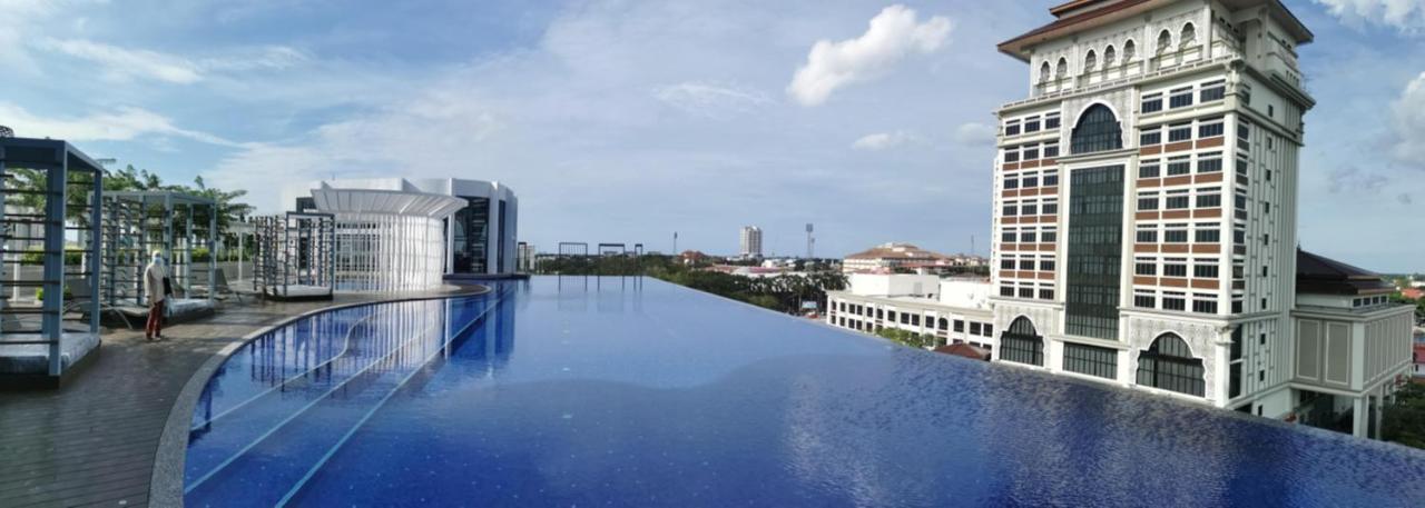 Free Netflix! Zas Suite At Troika Residence, Kb Kota Bharu Eksteriør billede