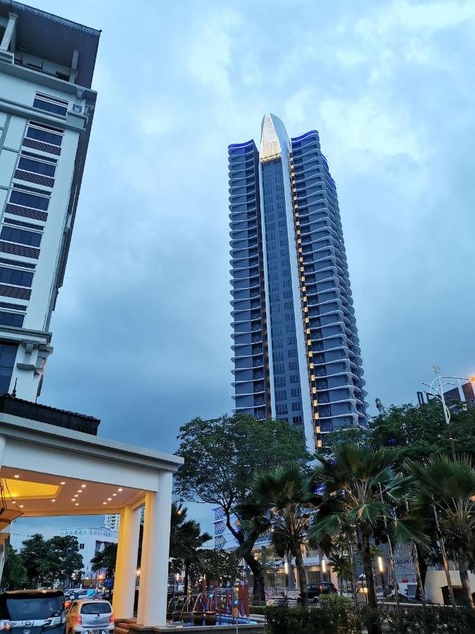 Free Netflix! Zas Suite At Troika Residence, Kb Kota Bharu Eksteriør billede